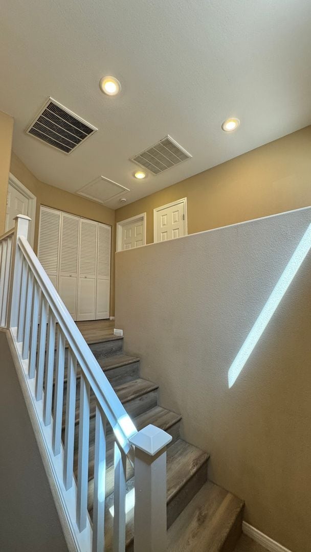 Building Photo - Welcome Home 2 master bedrooms