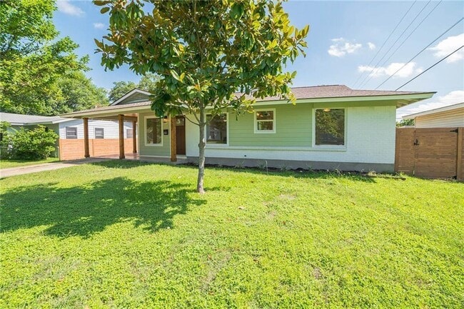 Building Photo - 1502 Villanova Dr