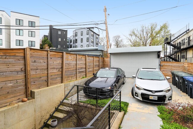 Building Photo - 1638 Trinidad Ave NE