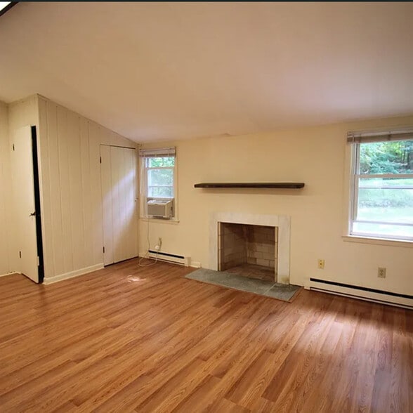 Building Photo - 301 Mill Rd