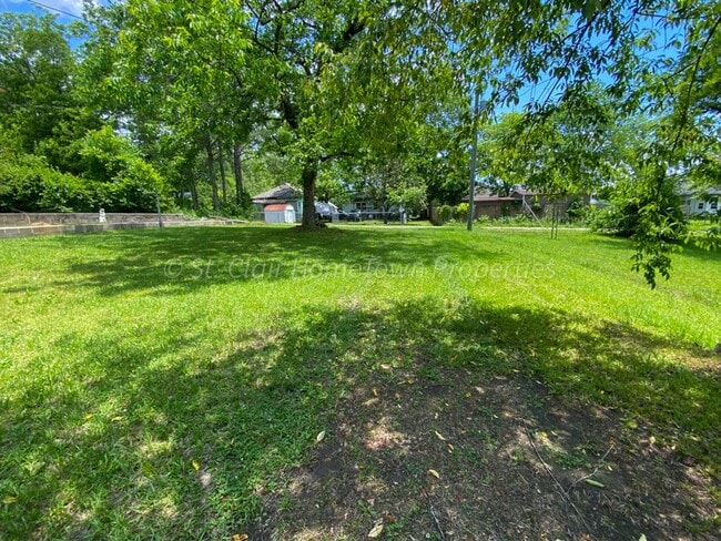 Building Photo - Charming Newly Remodeled 2-Bedroom Home fo...