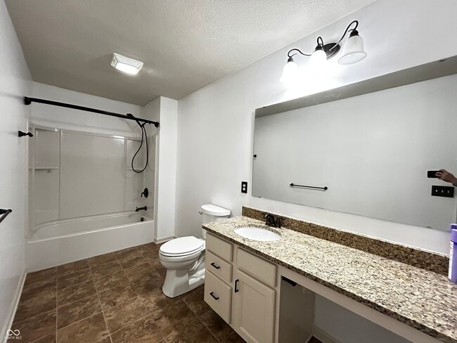 Building Photo - 12588 Hideout Dr