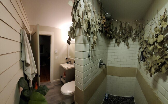 Building Photo - 11 Dana Ave