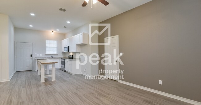 Building Photo - $1515! Beautiful Corner lot home in Fort Worth! Available NOW!