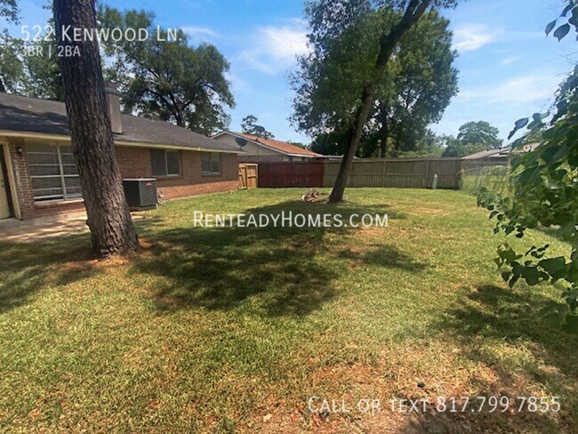 Building Photo - 522 Kenwood Ln