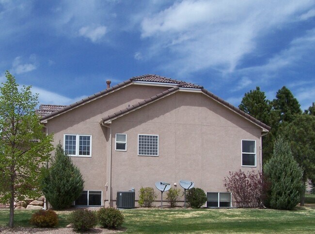 Building Photo - 2361 Craycroft Dr