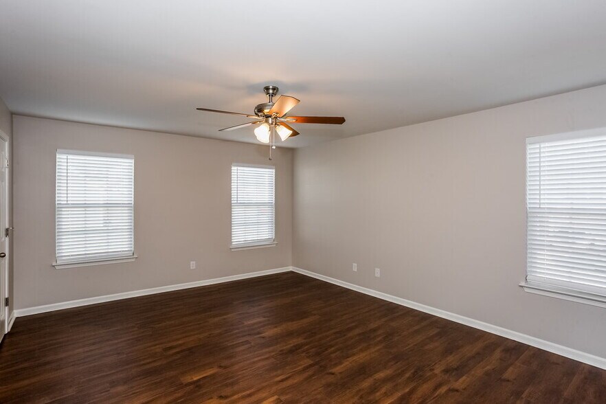 Building Photo - 1148 Aprilia Ln