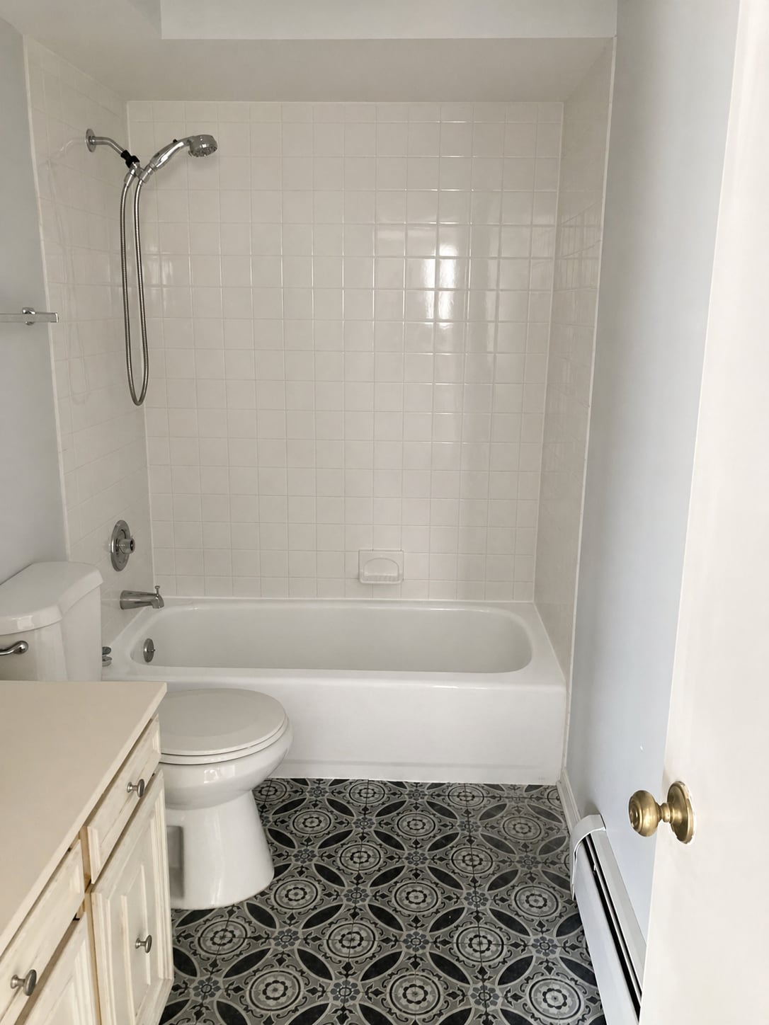 Building Photo - 801 S La Grange Rd