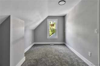 Building Photo - 2 Dewitt St