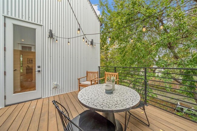 Building Photo - 2509 Durwood St