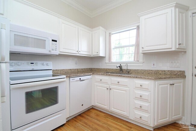 Building Photo - 32 N Donelson St