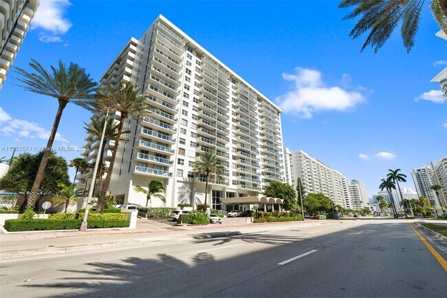 Building Photo - 5701 Collins Ave