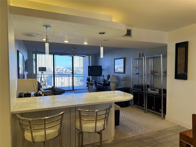 Building Photo - 1 Key Capri