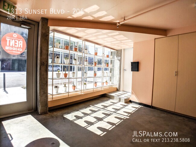 Building Photo - 1313 Sunset Blvd
