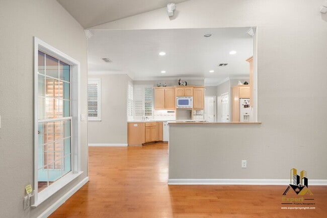 Building Photo - 5291 Bryant Rd