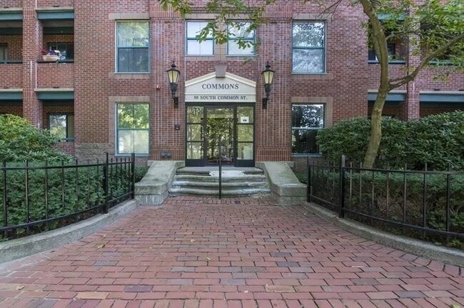 Building Photo - 50 S Common St