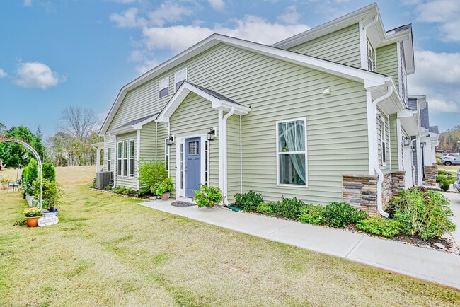 Building Photo - 111 Rosecroft Dr