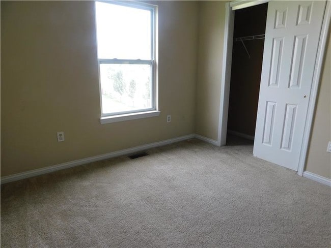 Building Photo - 476 Rosebud Cir