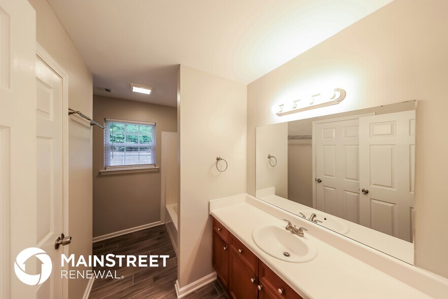 Building Photo - 2758 Mt View Rd