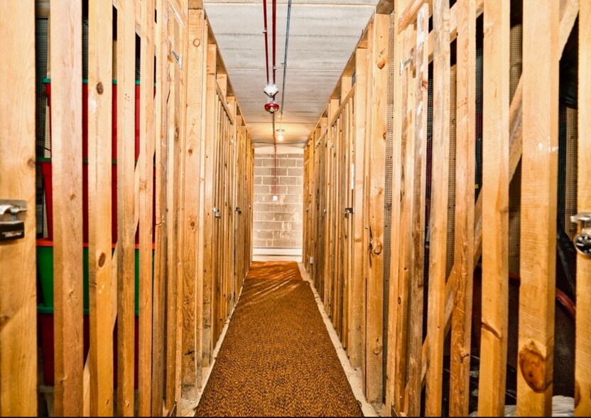 Building Photo - 1206 E Fairview St