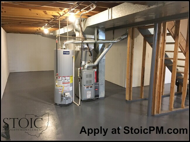 Building Photo - 2810 Raphael Dr