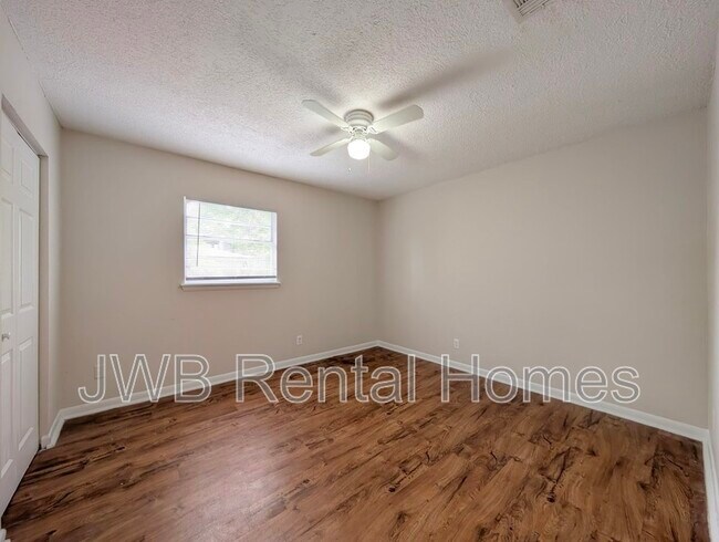 Building Photo - 2885 Yellow Pine Ct