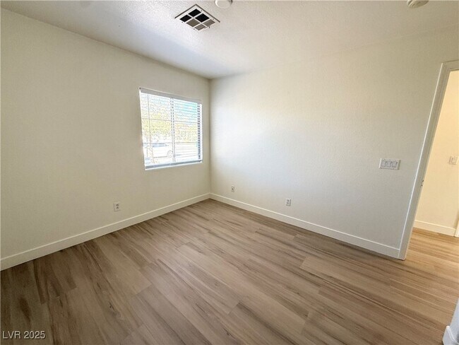 Building Photo - 5718 Royal Sands St