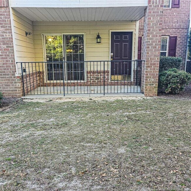 Building Photo - 1750 Renwick Dr