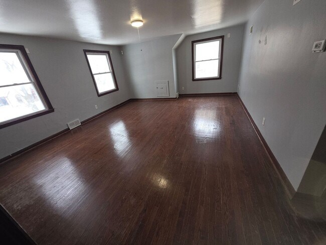 Building Photo - 3260 N 49th St