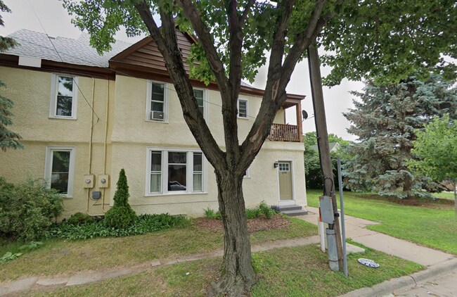 Building Photo - 690 NE Lowry Ave