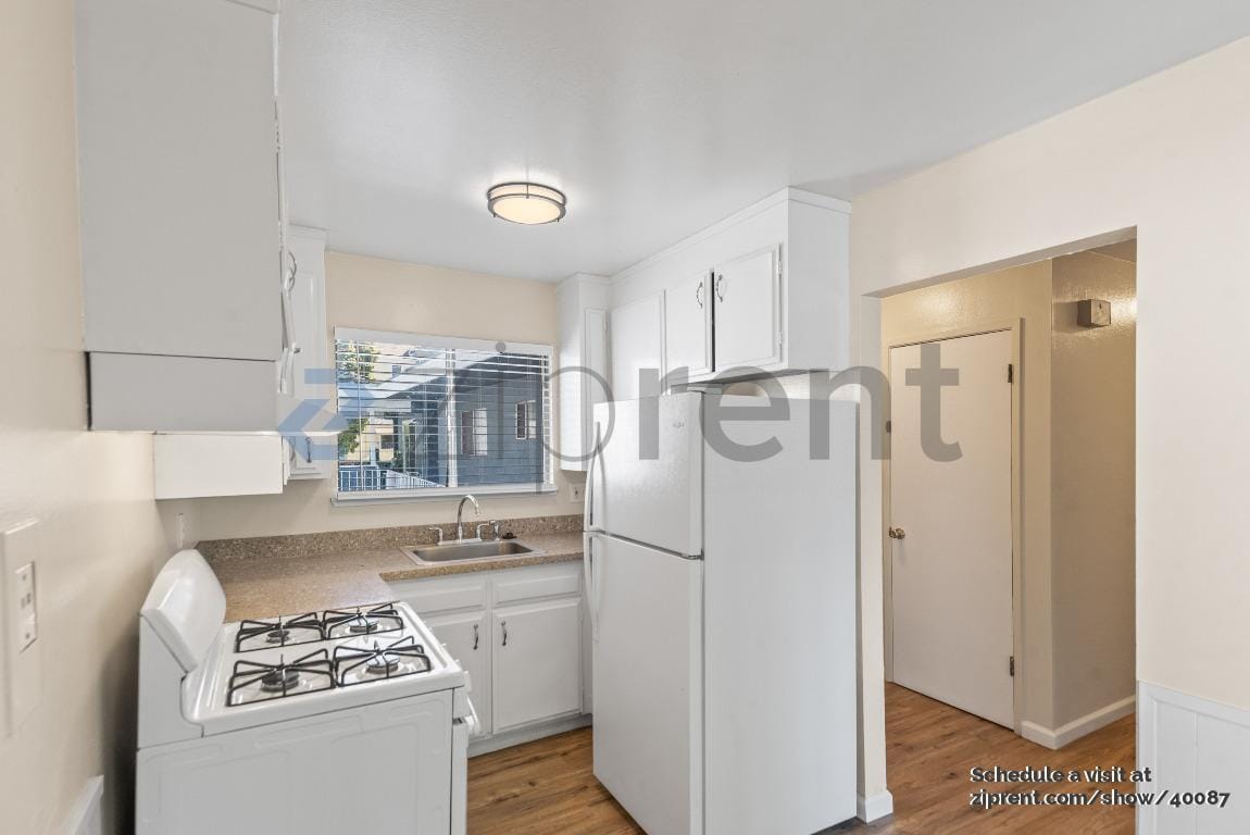 Building Photo - 3809 Buell St