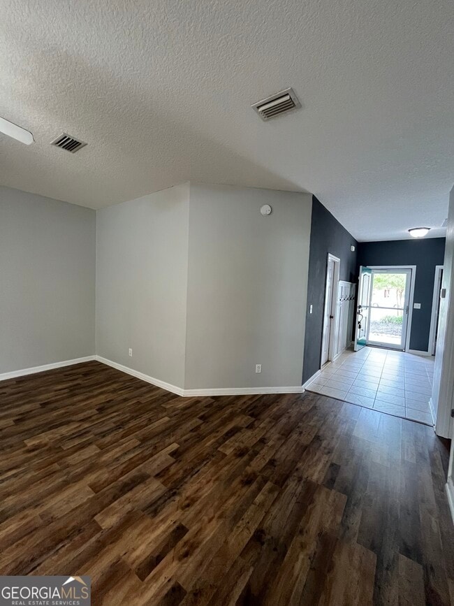 Building Photo - 227 Royal Palms Ave