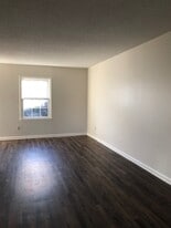 Building Photo - 211 E Northpoint Avenue