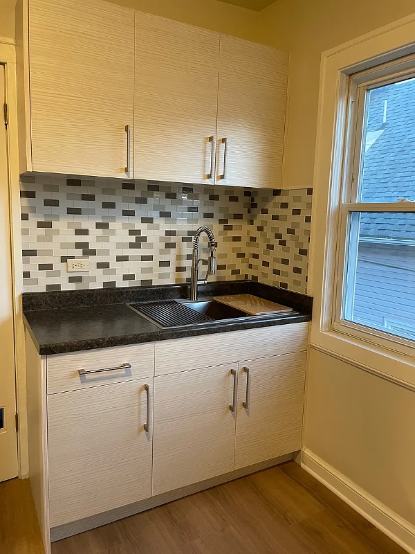 Building Photo - 1022 N Menard Ave