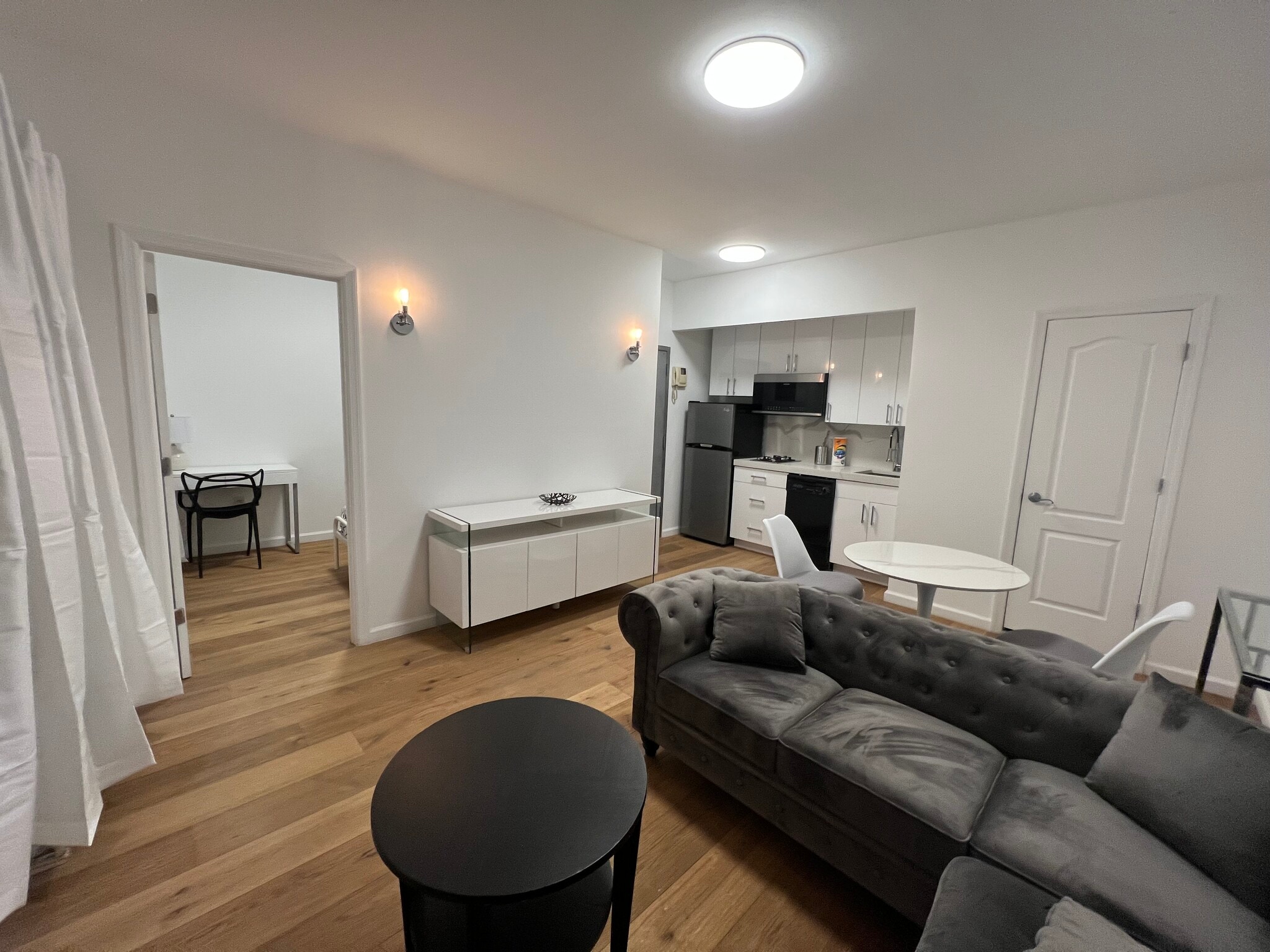 Building Photo - 239 W 12th St