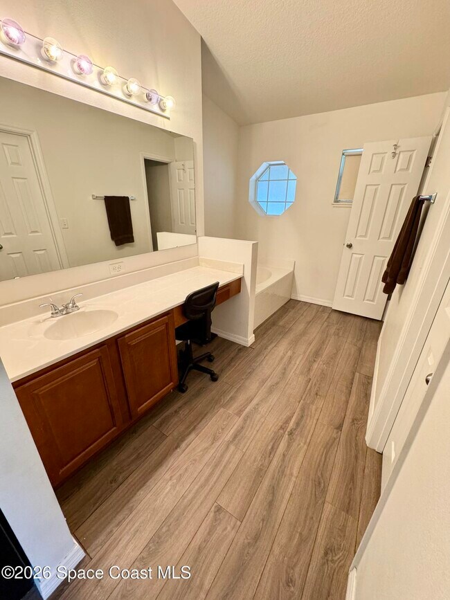 Building Photo - 3850 Aria Dr