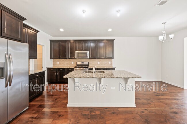 Building Photo - 2637 Miranda Dr