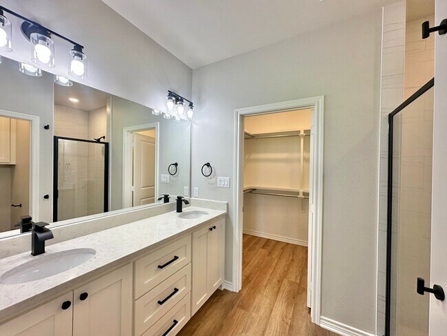 Building Photo - Tour Today! New Construction 4 Bed 2 Bath Triplex!