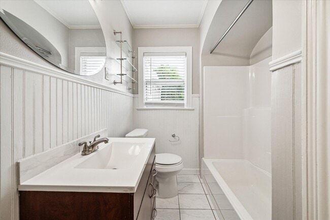 Building Photo - 2315 Swift Blvd