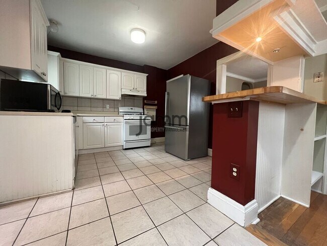 Building Photo - 3079 Meadowbrook Blvd