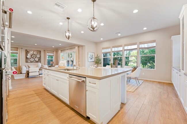 Building Photo - Exceptional Remodeled & Professionally Fur...