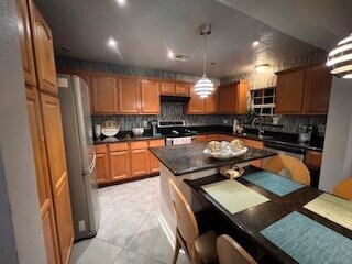 Building Photo - 5219 Avenue Q