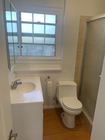 Building Photo - 1754 N Alexandria Ave