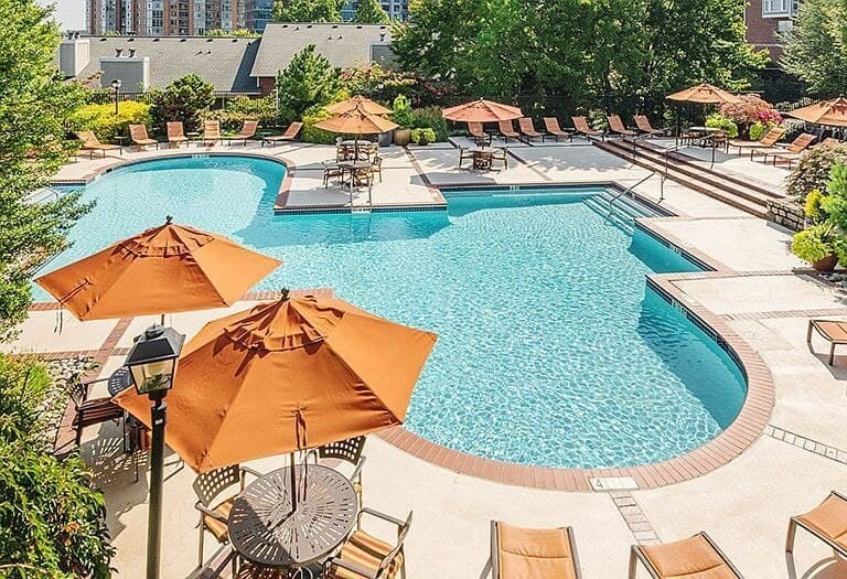 Pool area - 1527 Lincoln Way