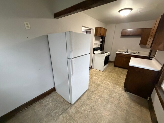 Building Photo - 306 Dawes St