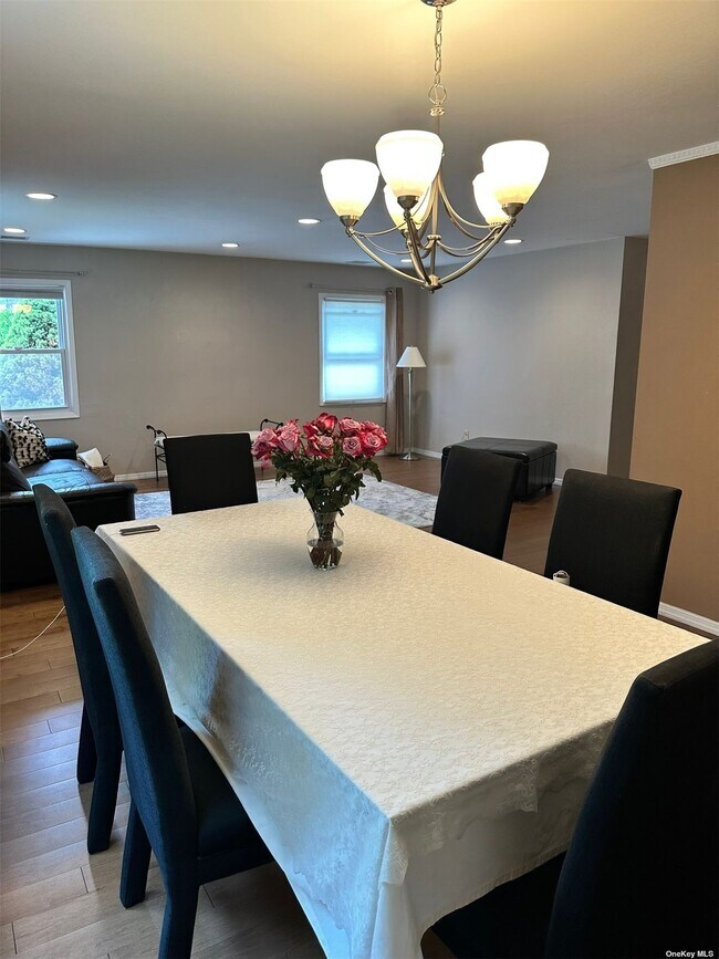 Building Photo - 115 Wedgewood Dr