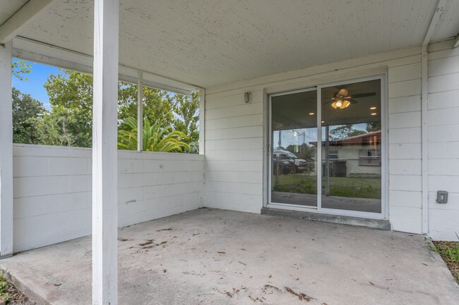 Building Photo - Welcome to Beautiful Atlantic Beach!