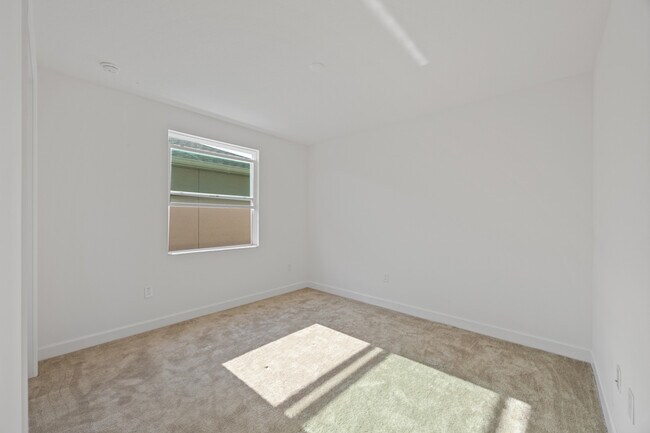 Building Photo - Tamarind Grove Lane