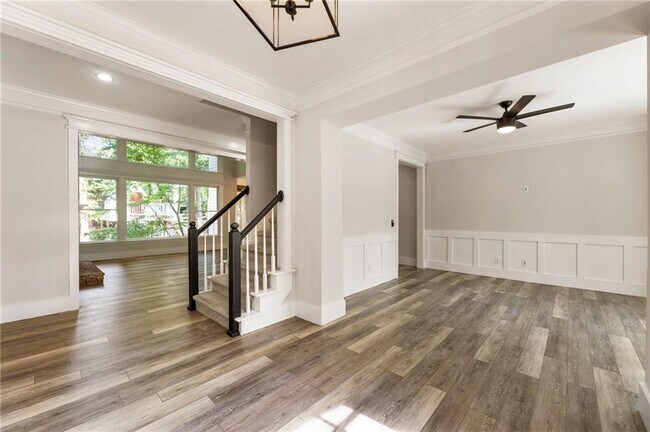 Building Photo - 330 Summerlin Dr