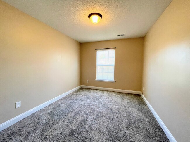 Building Photo - 29712 Robert Lee Ct